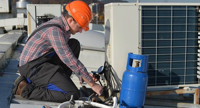 HVAC Air Conditioning Service Specialist